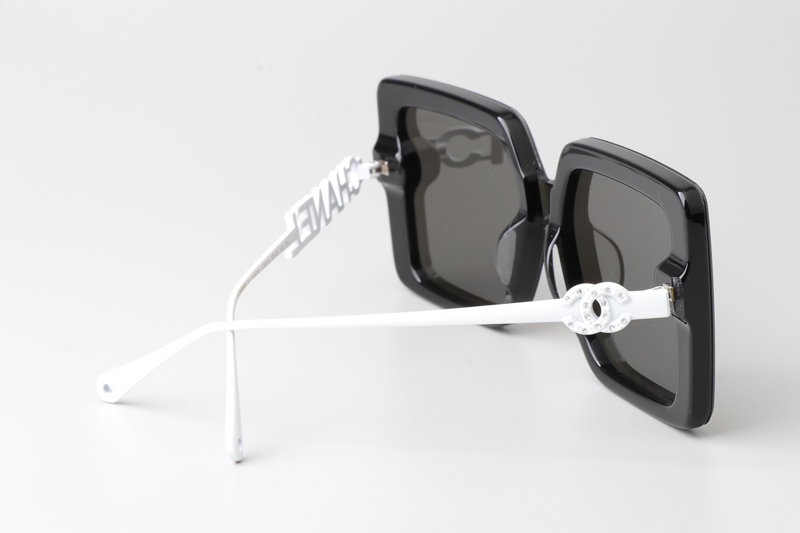 CHA95069 Sunglasses Black White Gray