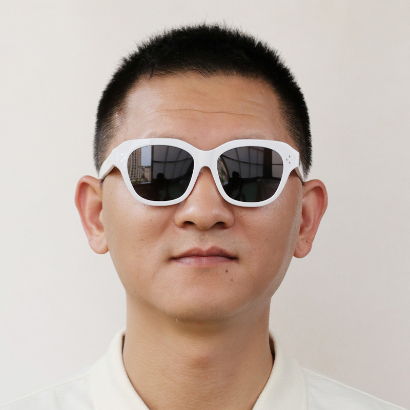 CL50124F Sunglasses White Gray