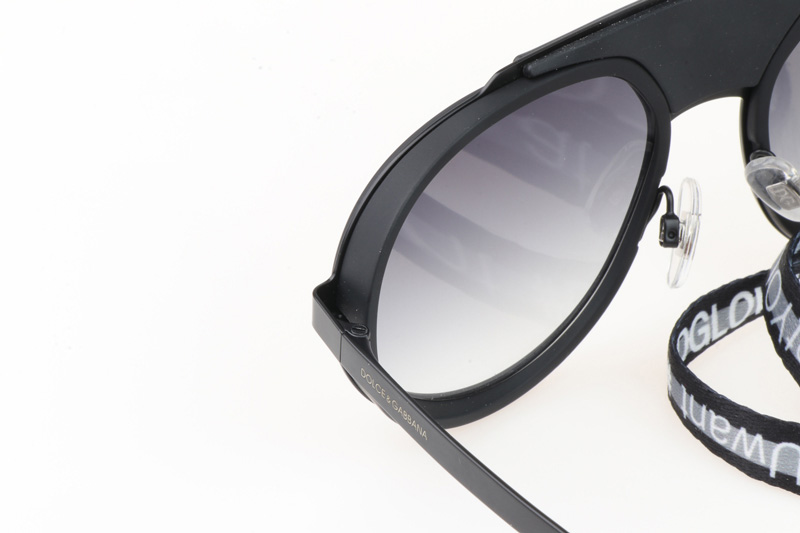 DG2210 Sunglasses In Black