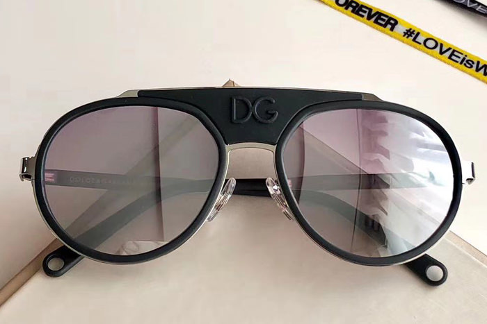 DG2210 Sunglasses In Black Silver