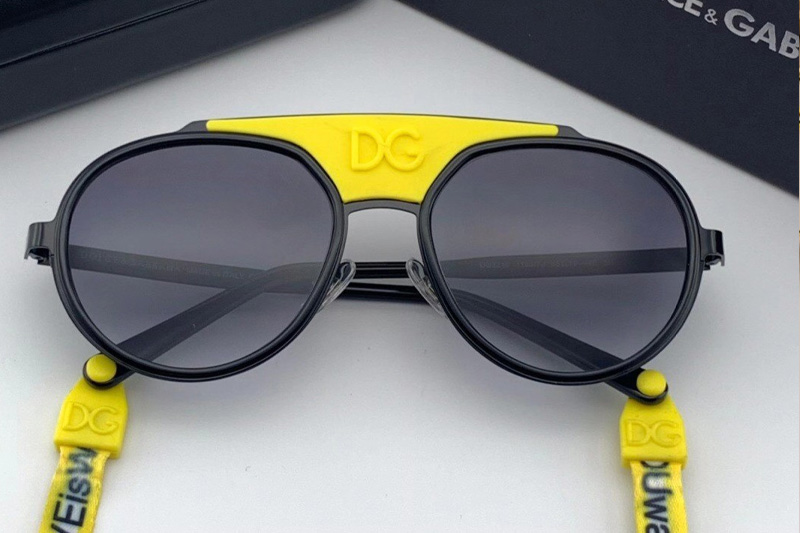 DG2210 Sunglasses In Yellow