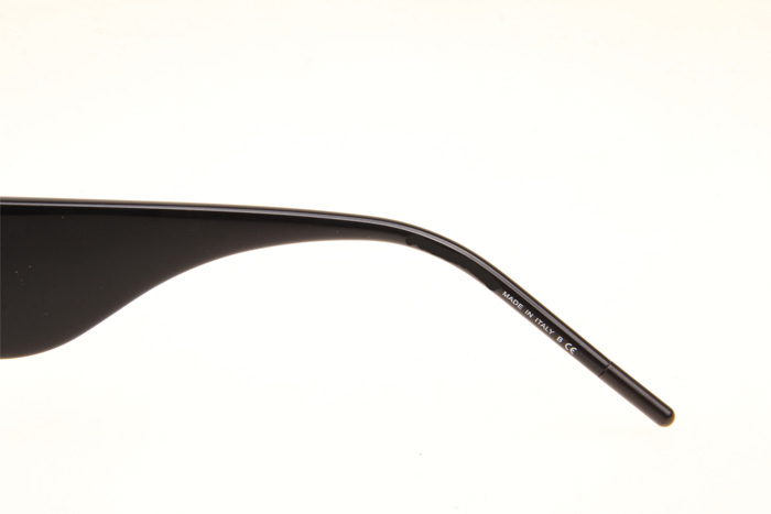 DG2233 Sunglasses In Black Clear
