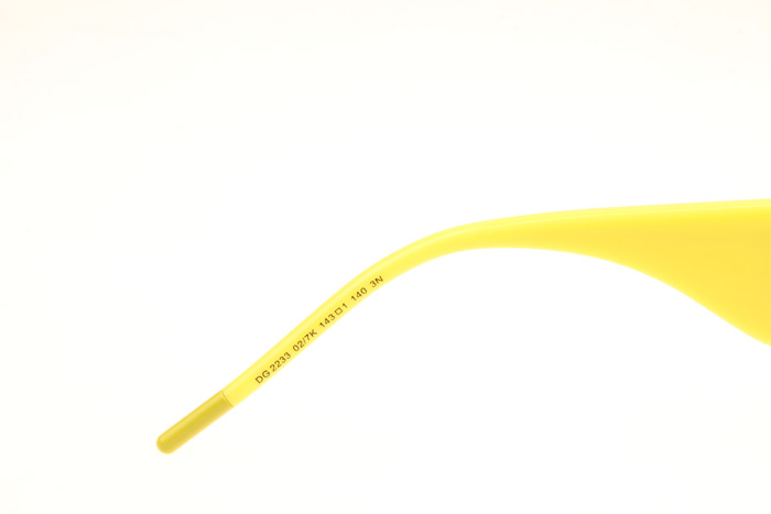 DG2233 Sunglasses In Yellow