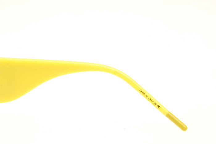 DG2233 Sunglasses In Yellow