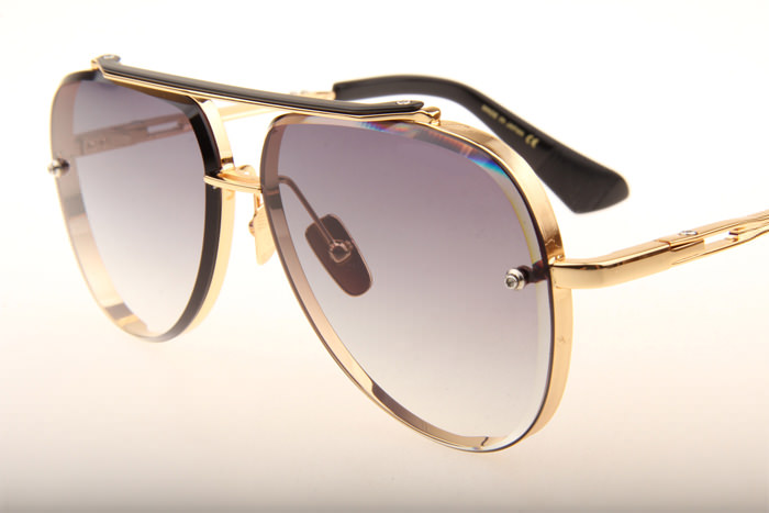 DT Mach Eight Sunglasses In Gold Gradient Grey