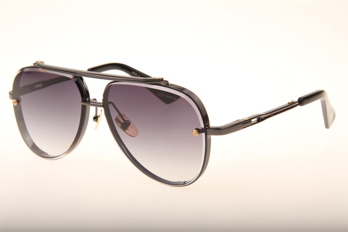 DT Mach Eight Sunglasses In Gunmetal Gradient Grey