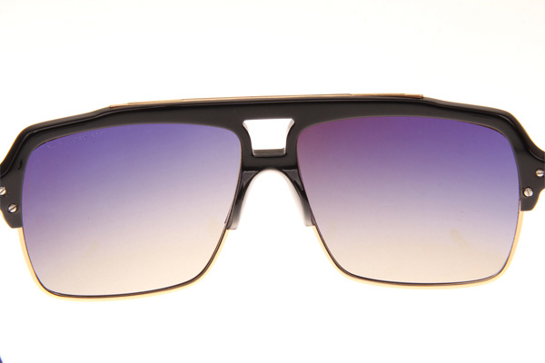 DT Mach Four Sunglasses in Black Gradient Grey