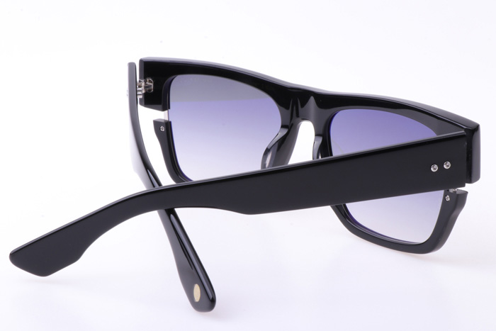 DT SEKTON Sunglasses In Black