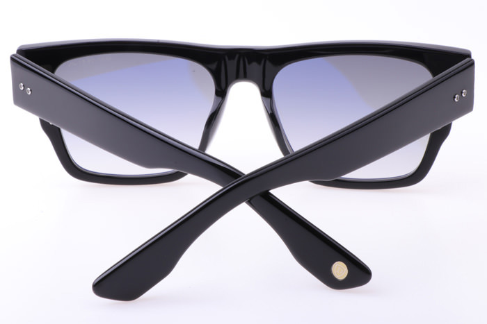 DT SEKTON Sunglasses In Black