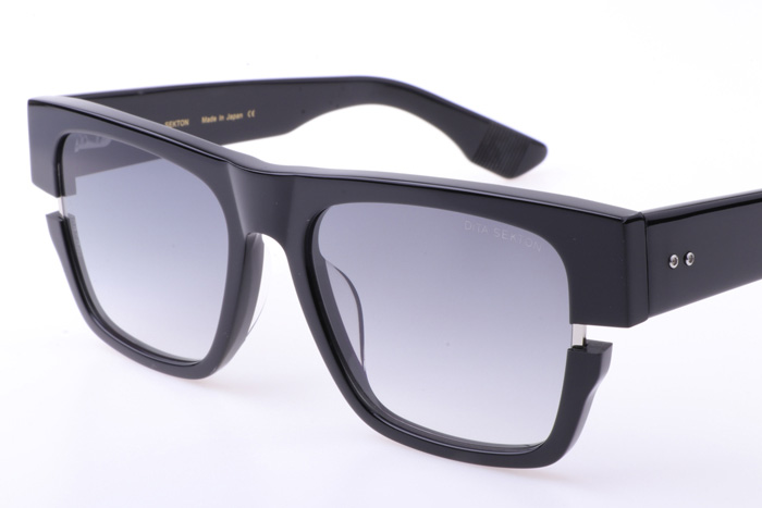 DT SEKTON Sunglasses In Black