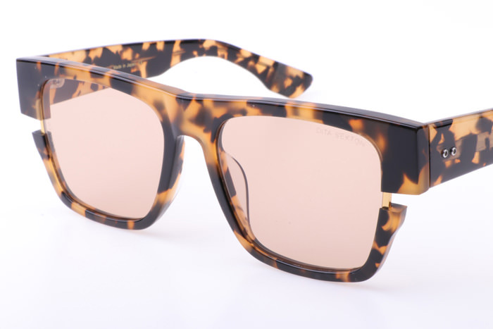 DT SEKTON Sunglasses In Tortoise