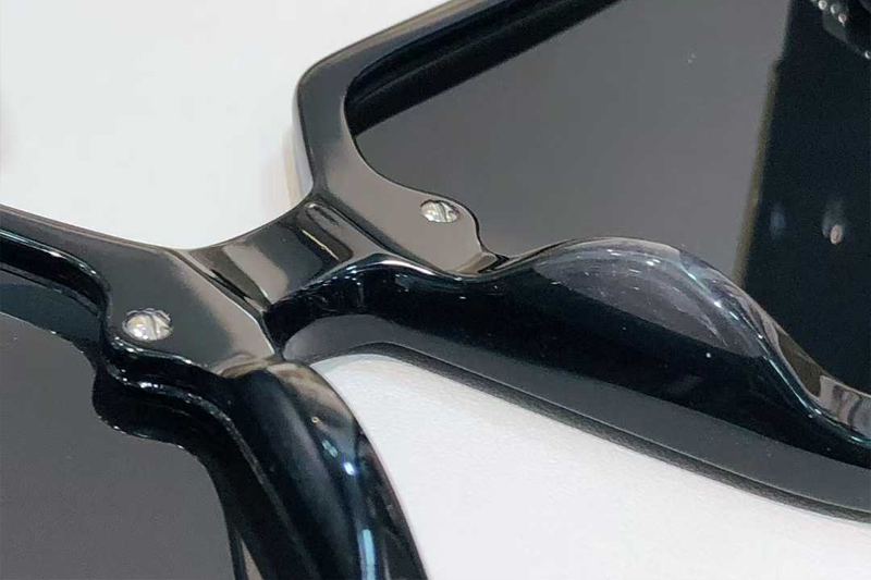 FE23027 Sunglasses Black Gray