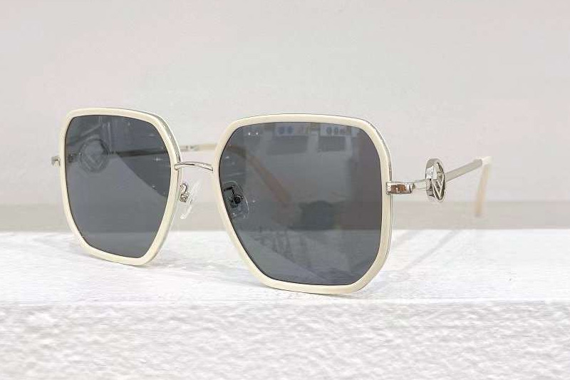 FE40031U Sunglasses White Silver Gray