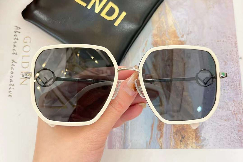 FE40031U Sunglasses White Silver Gray