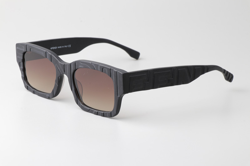 FE40104I Sunglasses Matte Black Gradient Brown