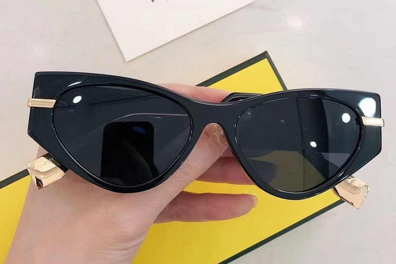 FE40121 Sunglasses In Black Gold