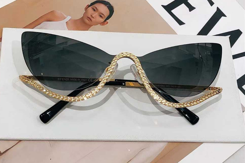FE40158U Sunglasses Gold Gradient Gray