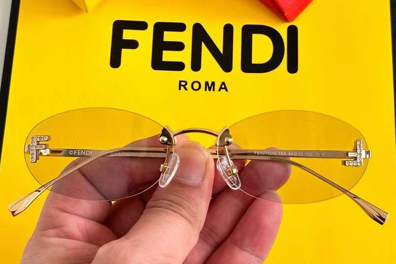 FE4075US Sunglasses Gold Light Brown