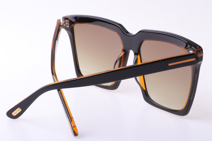 FT0764 Sunglasses In Black Brown