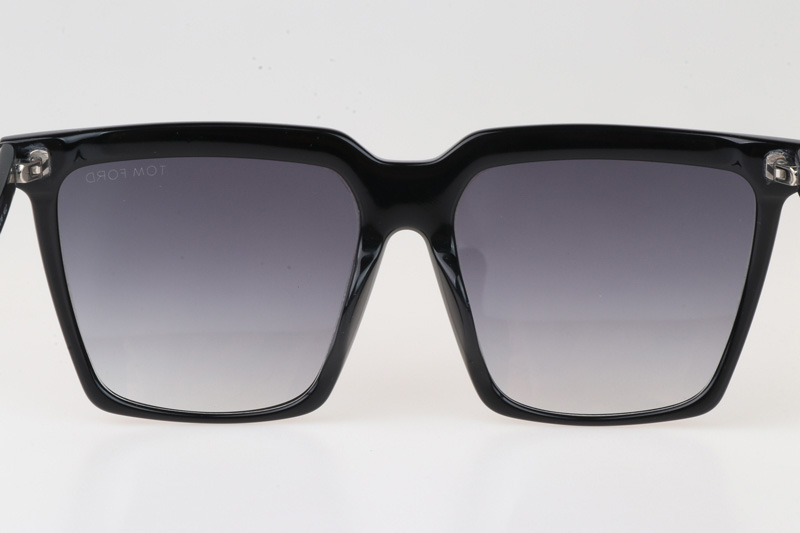 FT0764 Sunglasses In Black Gradient Grey