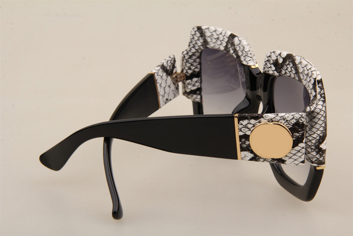 GG0484S Sunglasses In White Black Gradient Grey