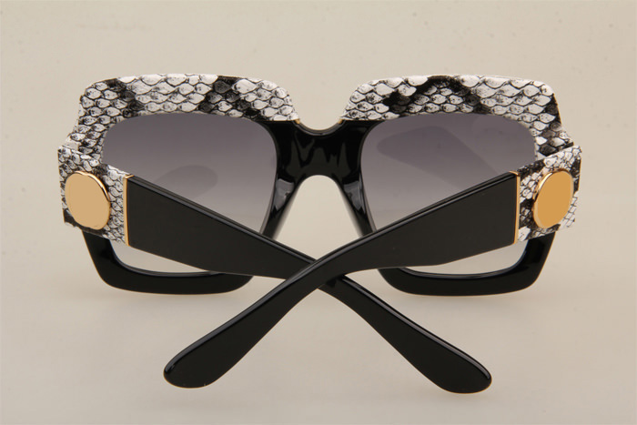 GG0484S Sunglasses In White Black Gradient Grey