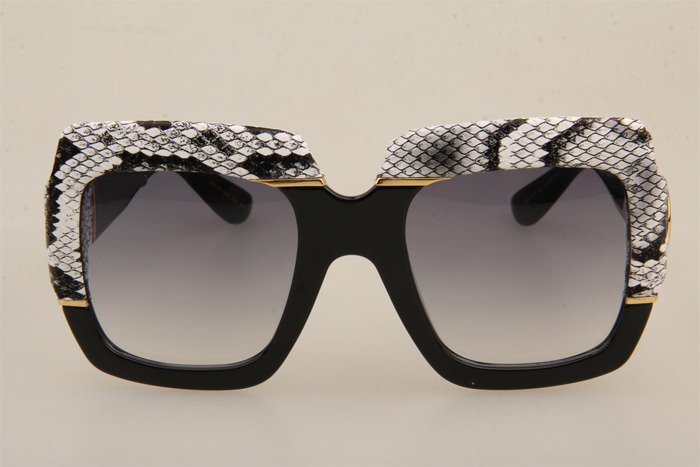 GG0484S Sunglasses In White Black Gradient Grey