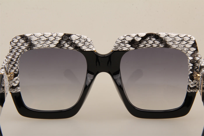 GG0484S Sunglasses In White Black Gradient Grey