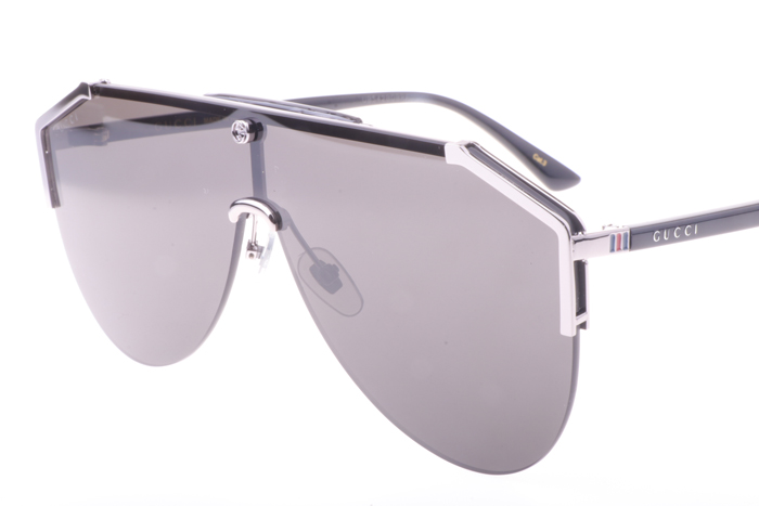 GG0584S Sunglasses In Black Silver Grey
