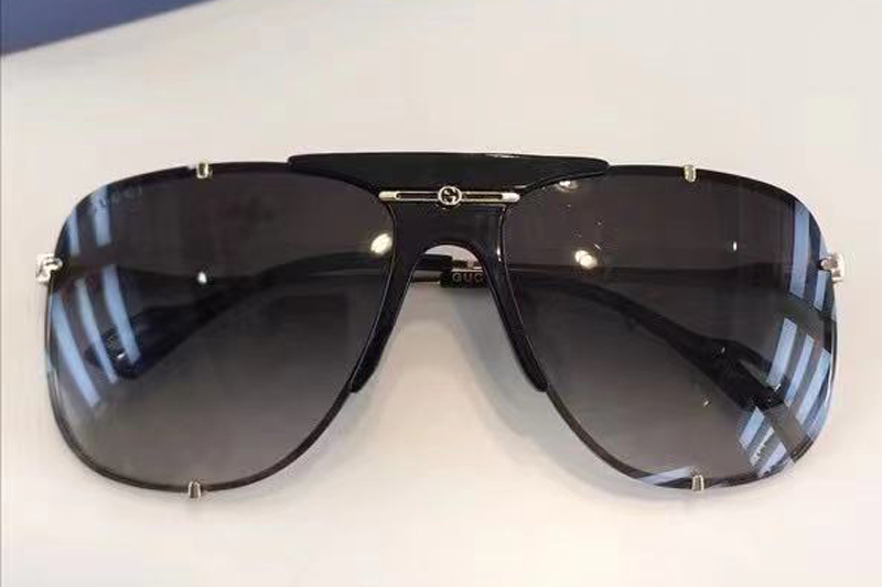 GG0739S Sunglasses In Black Gold Gradient Grey Lens