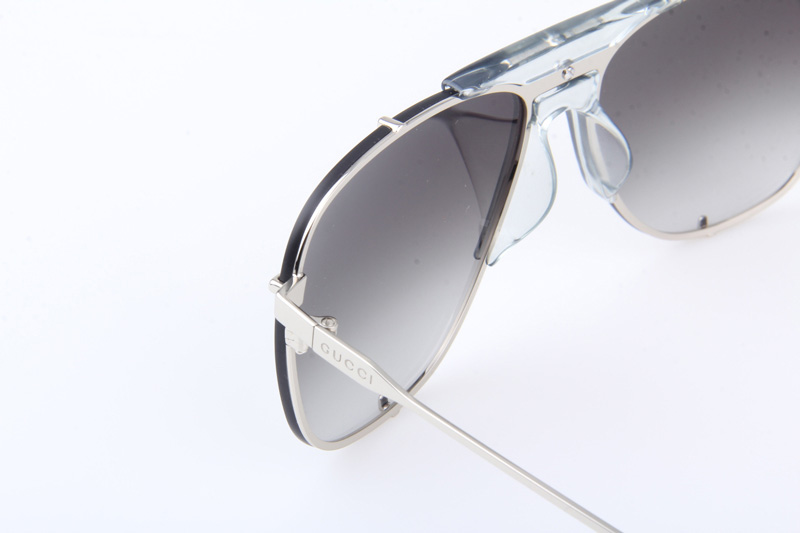 GG0739S Sunglasses In Transparent Silver Gradient Grey Lens