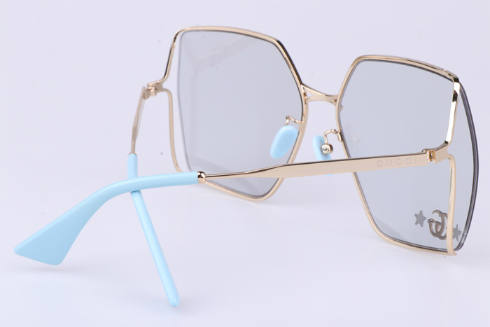 GG0817S Sunglasses In Gold Blue