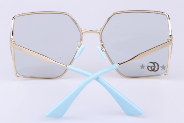 GG0817S Sunglasses In Gold Blue