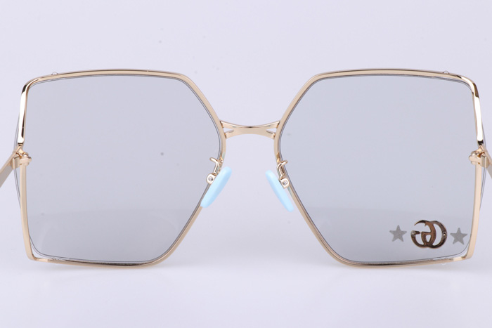 GG0817S Sunglasses In Gold Blue