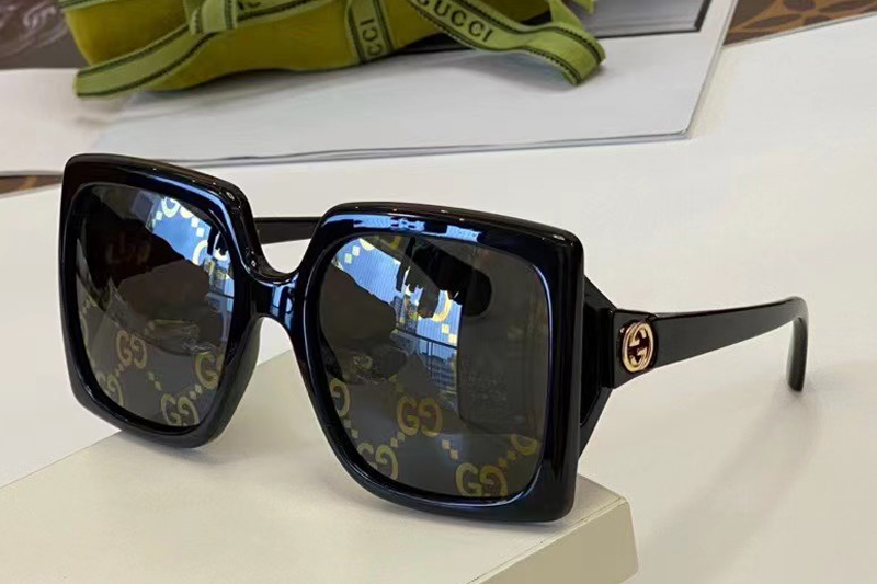 GG0876S Sunglasses In Black Gold Logo Lens