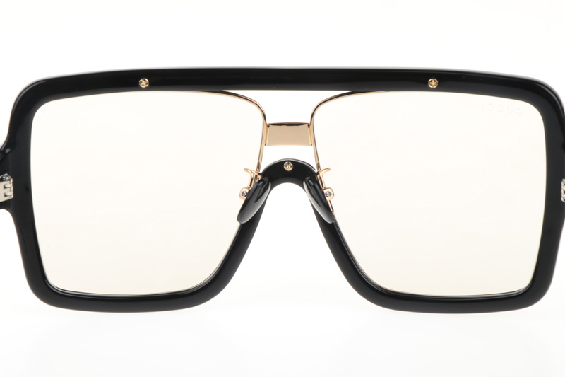 GG0900S Sunglasses In Black Clear