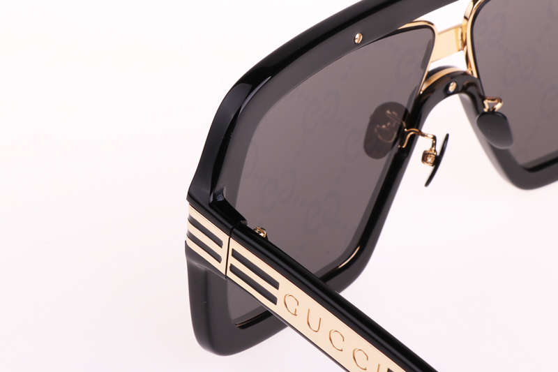 GG0900S Sunglasses In Black Grey Logo Lens
