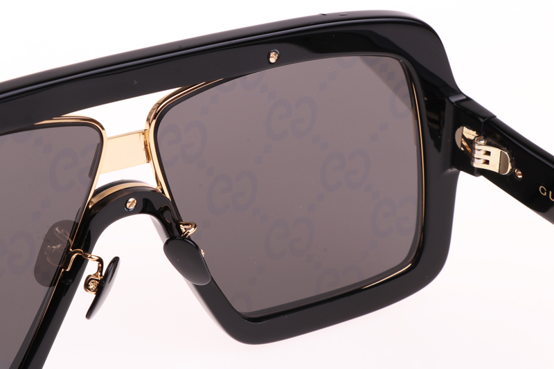 GG0900S Sunglasses In Black Grey Logo Lens