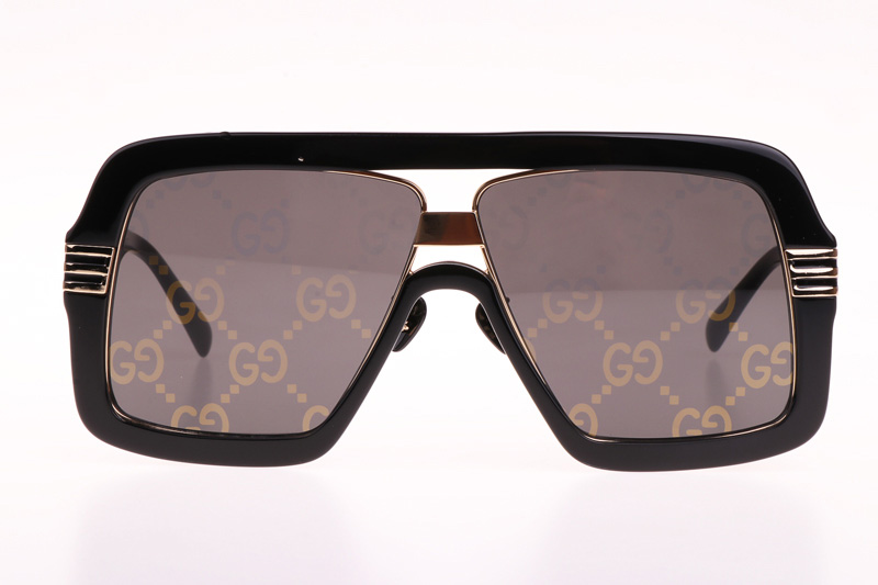 GG0900S Sunglasses In Black Grey Logo Lens