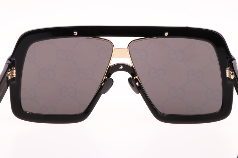 GG0900S Sunglasses In Black Grey Logo Lens