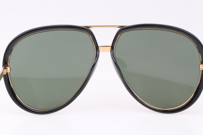 GG0904S Sunglasses In Black Gold Green Lens