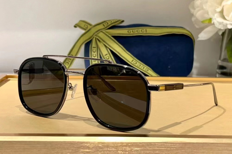 GG1310S Sunglasses In Black Silver Grey Lens
