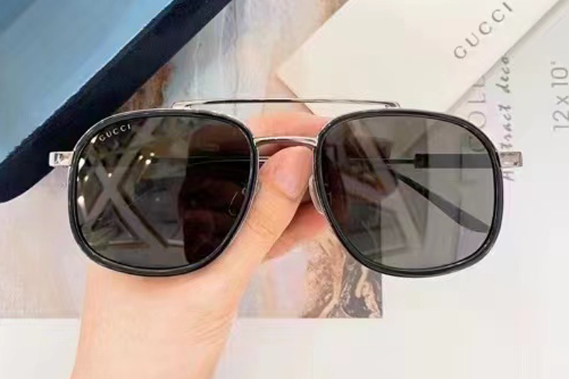 GG1310S Sunglasses In Black Silver Grey Lens