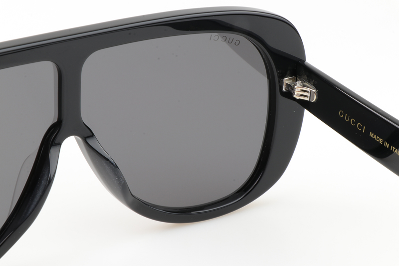 GG1370S Sunglasses In Black Grey Lens