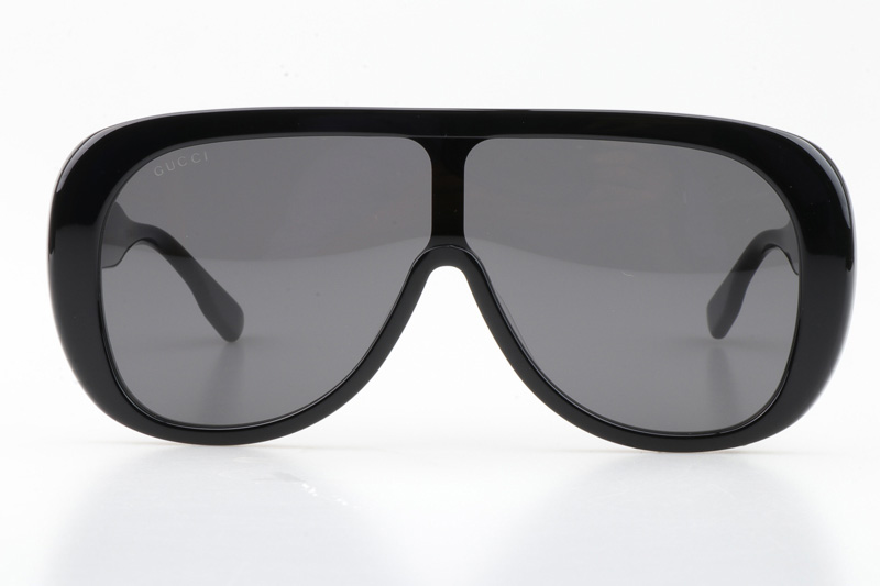 GG1370S Sunglasses In Black Grey Lens