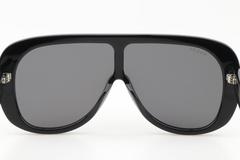 GG1370S Sunglasses In Black Grey Lens