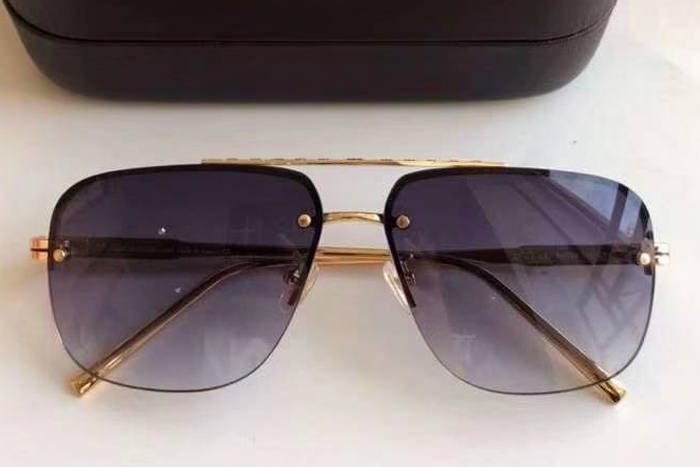 L-V Z1078 Sunglasses In Gold Gradient Grey
