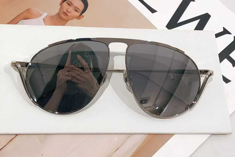 LW40168U Sunglasses Silver Mirror