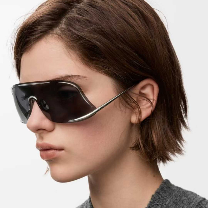 LW40193U Sunglasses Silver Gray