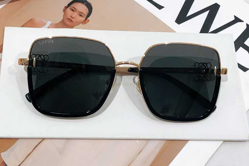 LW50403 Sunglasses Black Gold Gray